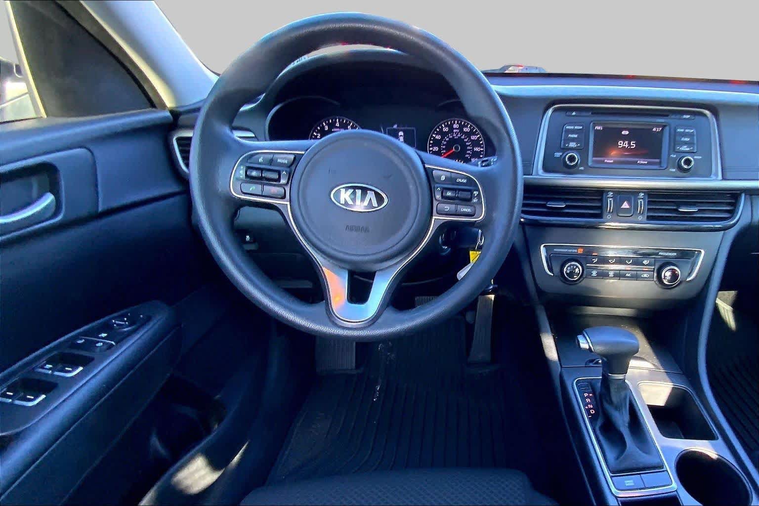 Used 2017 Kia Optima LX FWD image 6