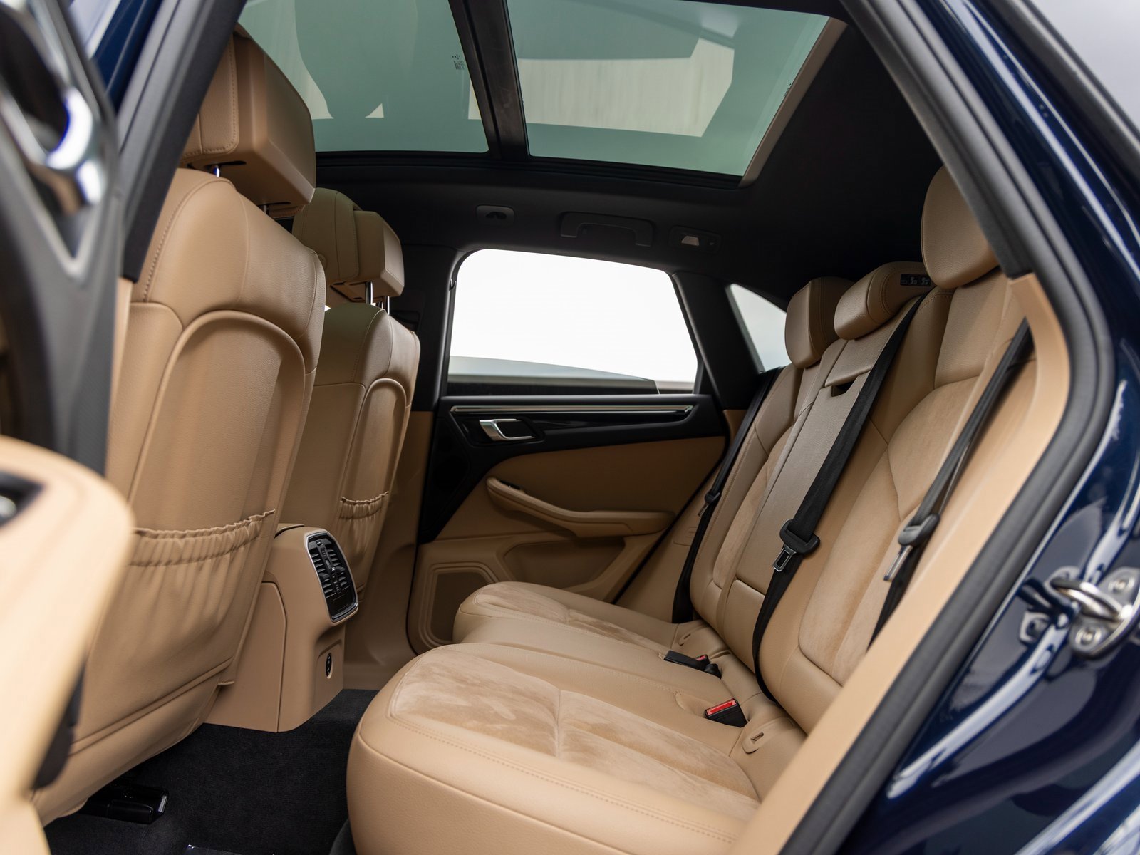 Used 2020 Porsche Macan image 41