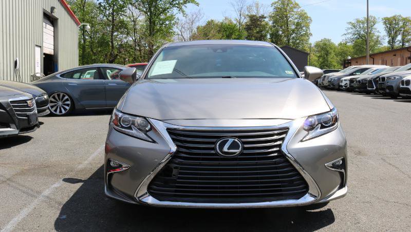 Used 2018 Lexus ES 350 w/ Premier Package FWD image 2