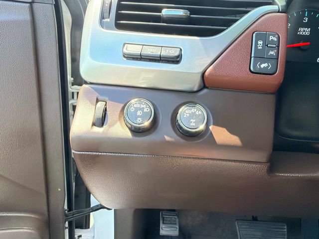 Used 2018 Chevrolet Suburban Premier AWD/4WD image 30