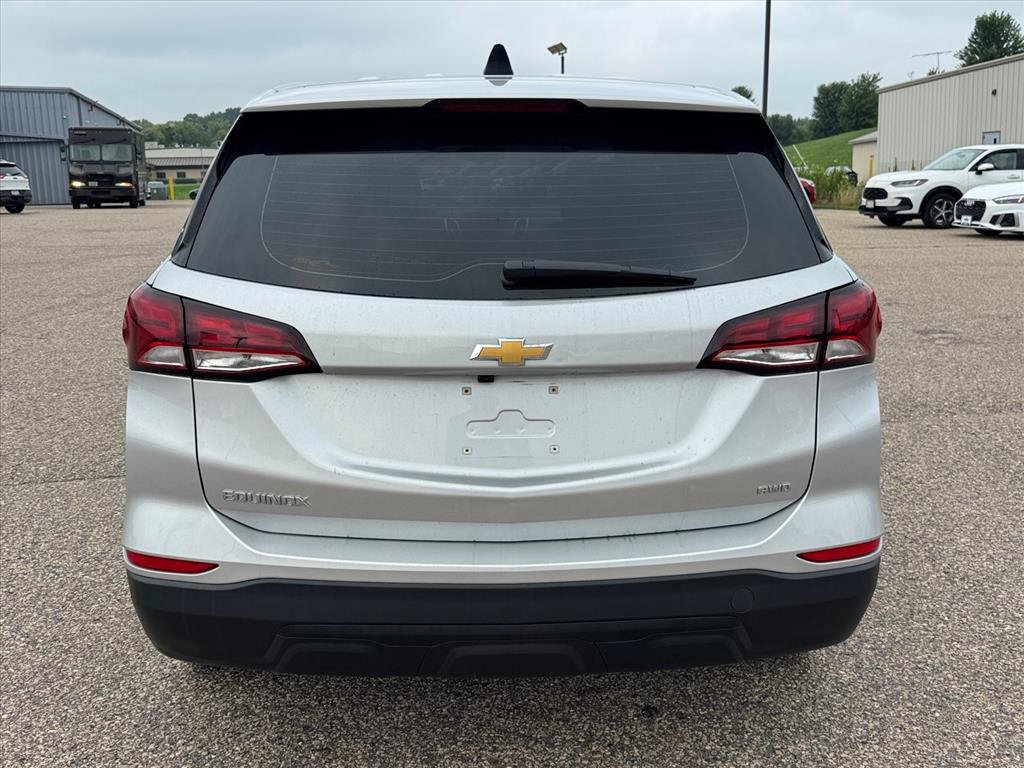 Used 2022 Chevrolet Equinox LS AWD/4WD image 3