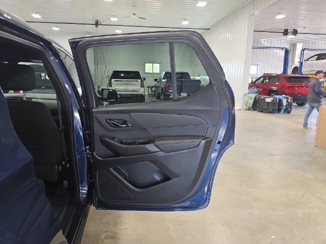 Used 2023 Chevrolet Traverse LT AWD/4WD image 31