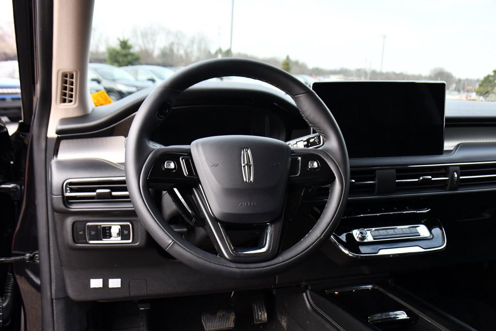 Used 2024 Lincoln Corsair Premiere image 12