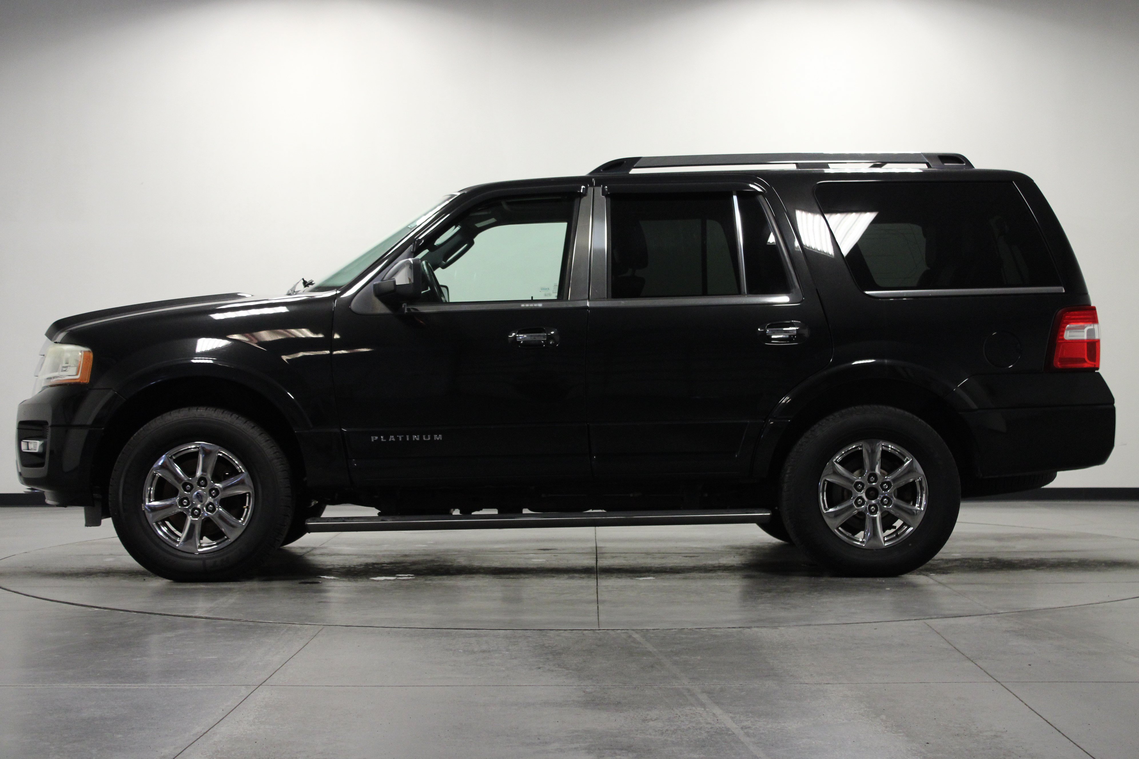 Used 2015 Ford Expedition Platinum AWD/4WD image 7