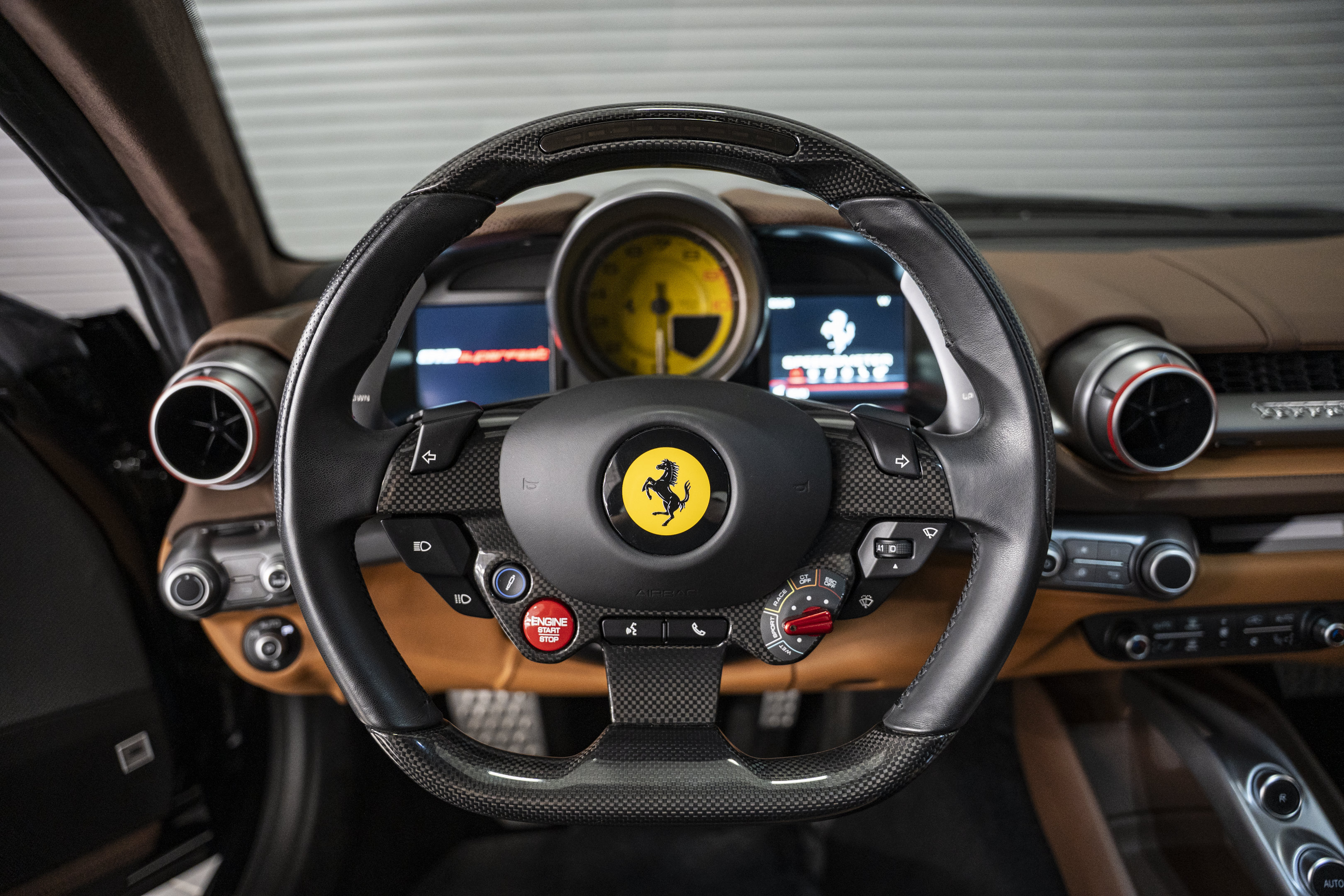 Used 2019 Ferrari 812 Superfast RWD image 30
