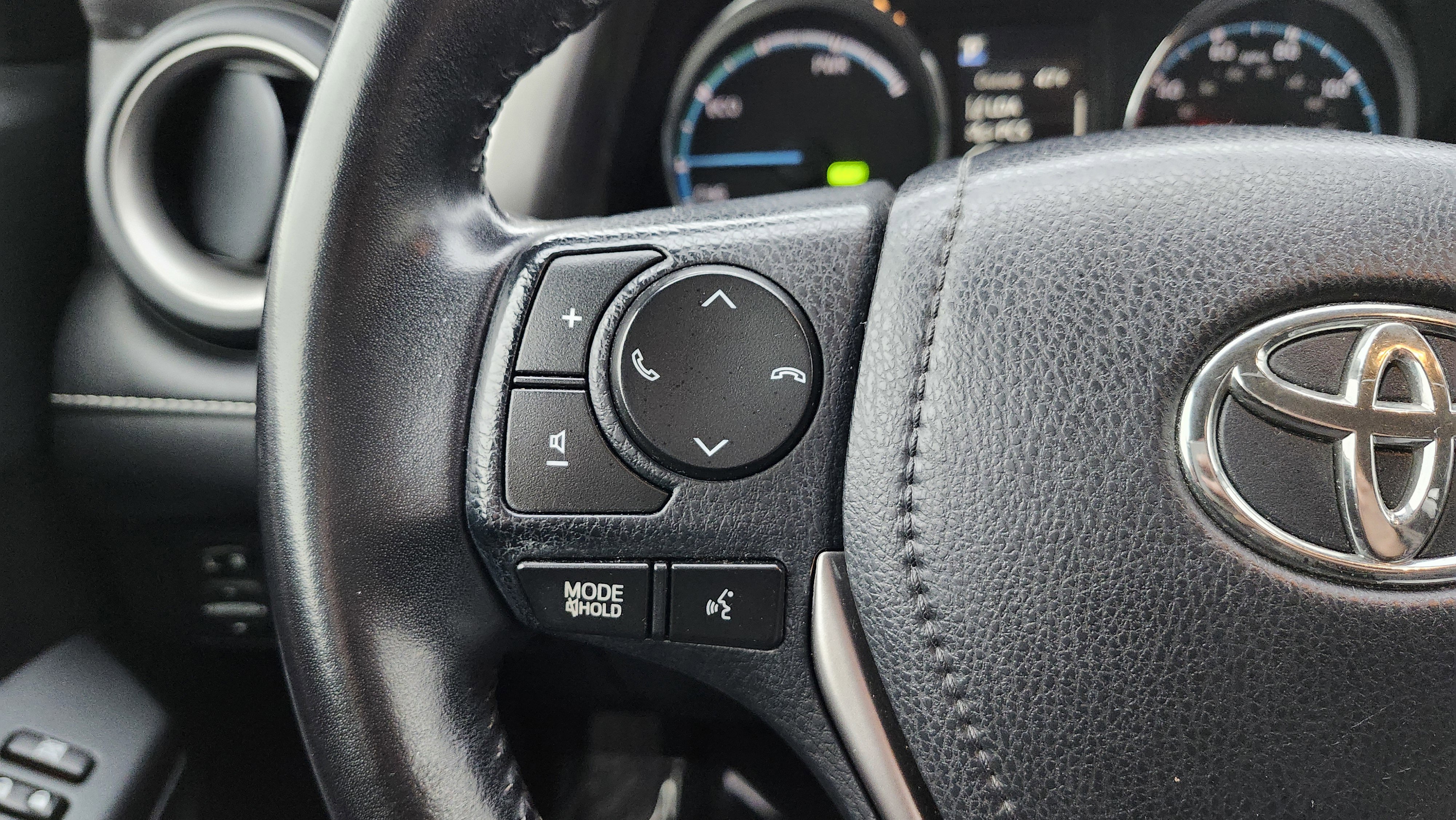 Used 2017 Toyota RAV4 XLE w/ All Weather Liner Package image 32