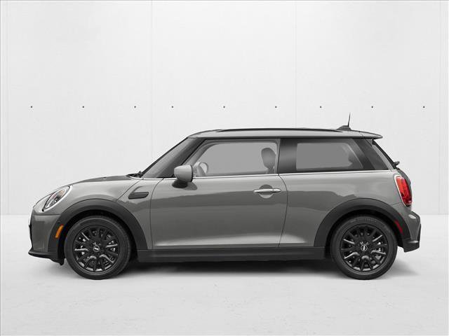 Used 2025 MINI Cooper 4-Door Hardtop image 3