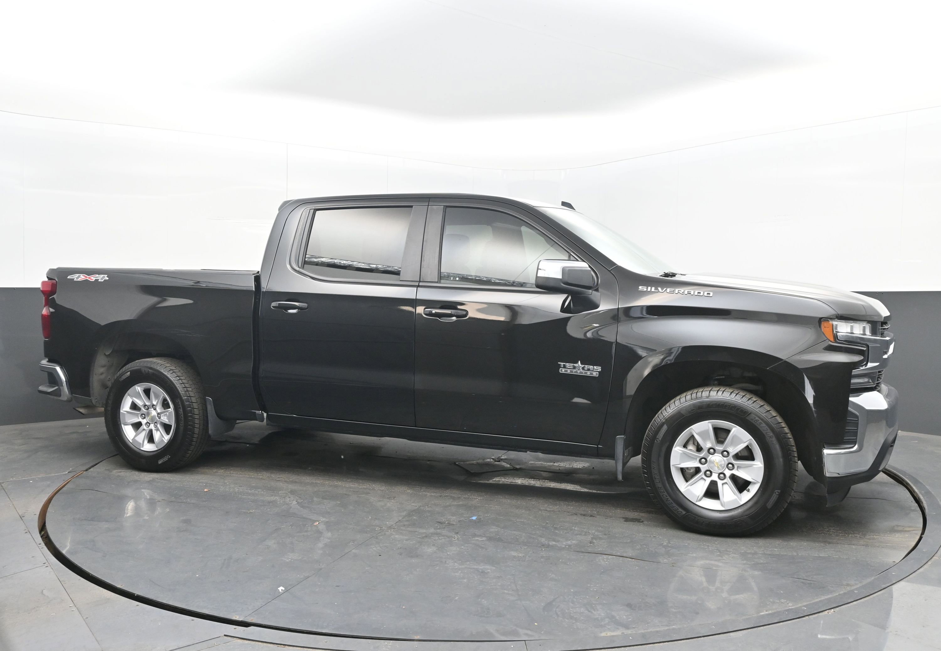 Used 2020 Chevrolet Silverado 1500 LT w/ Texas Edition image 10