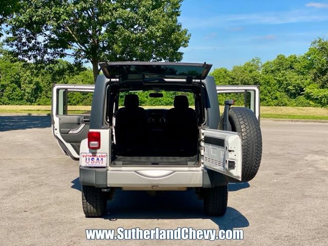 Used 2016 Jeep Wrangler Unlimited Sahara AWD/4WD image 34