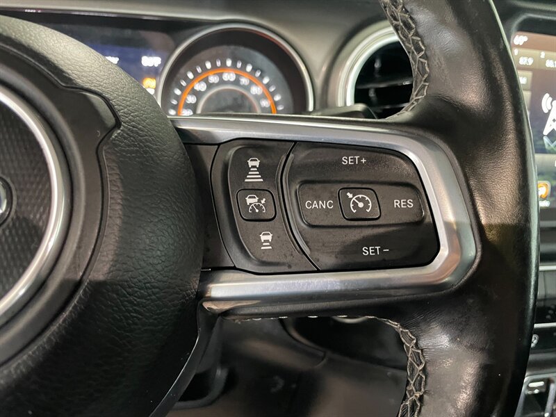 Used 2020 Jeep Gladiator Overland AWD/4WD image 12