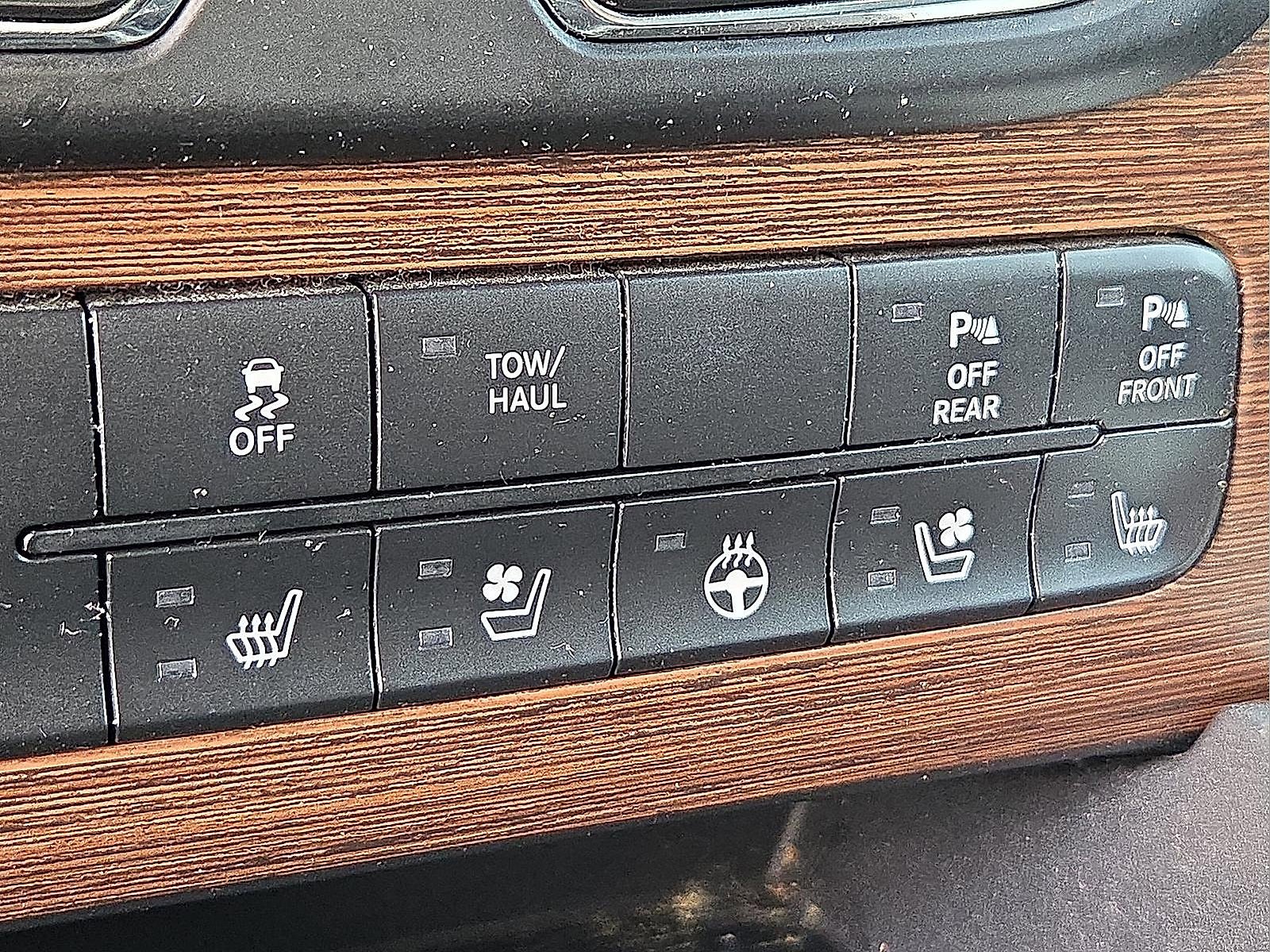 Used 2017 RAM 1500 Laramie w/ Convenience Group image 21