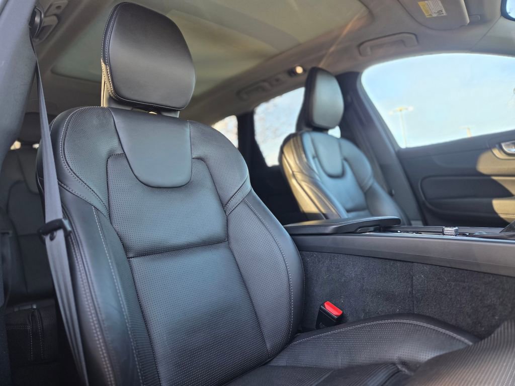 Used 2021 Volvo XC60 T5 Inscription image 27