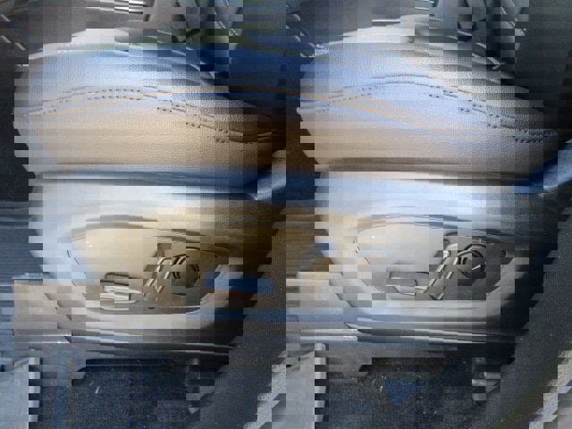 Used 2020 Ford Explorer XLT w/ Equipment Group 202A image 12