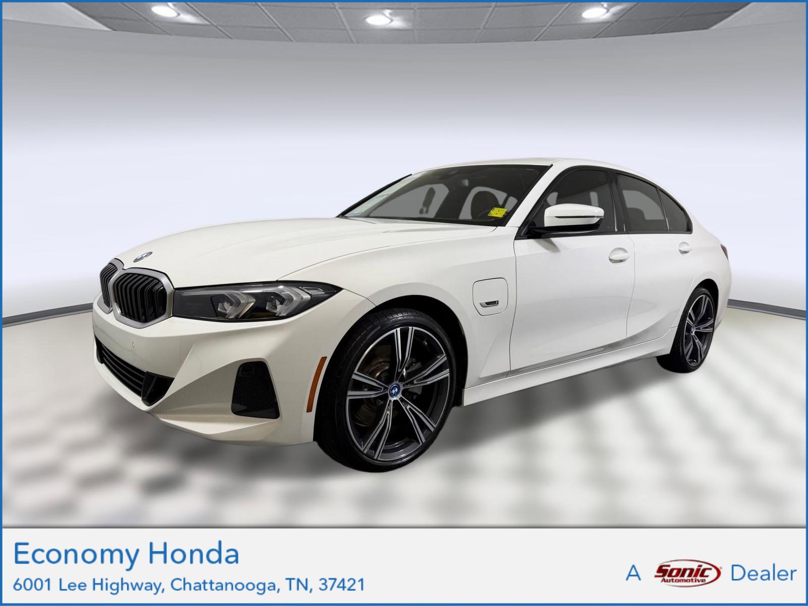 Used 2023 BMW 330e w/ Driving Assistance Package RWD image 1