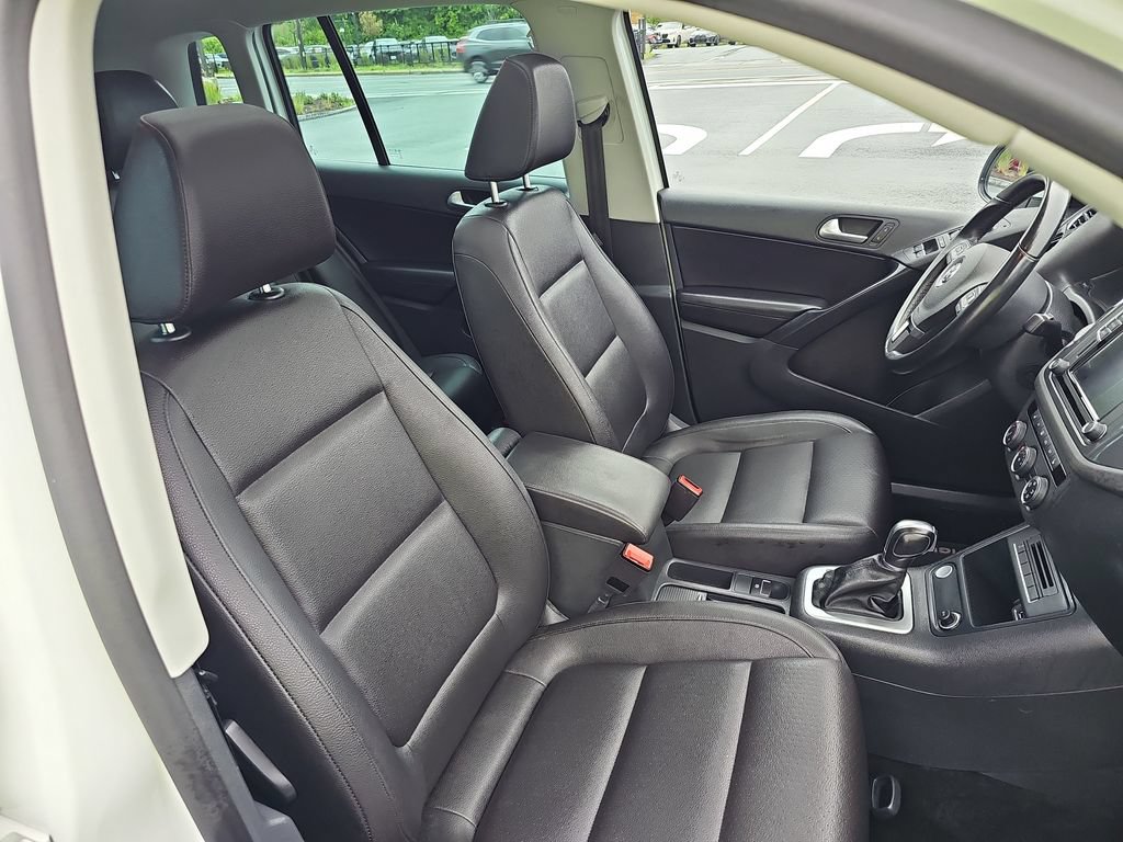 Used 2017 Volkswagen Tiguan Wolfsburg Edition FWD image 11