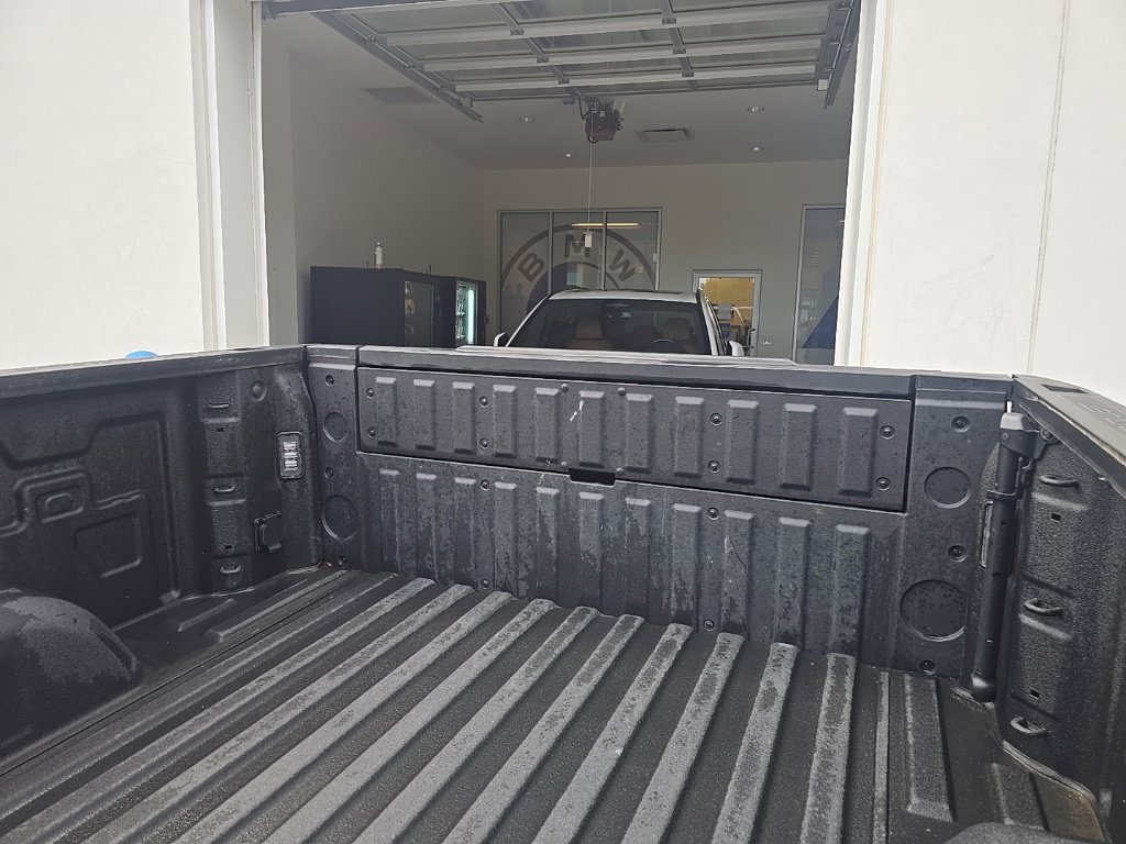 Used 2025 Chevrolet Silverado 1500 High Country w/ High Country Premium Package AWD/4WD image 18