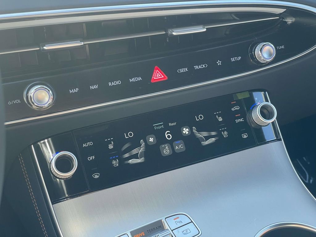 New 2026 Genesis GV70 3.5T Sport Advanced AWD/4WD image 17