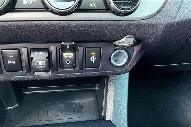 Used 2018 Toyota Tacoma TRD Sport w/ TRD Premium Sport Package image 15