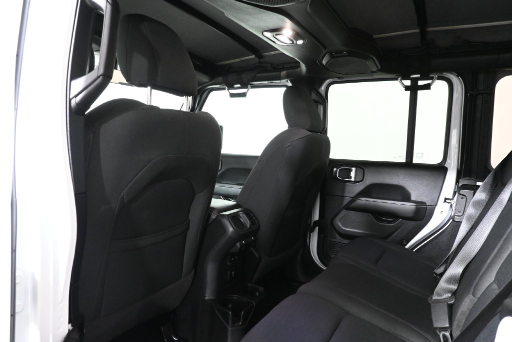 Used 2023 Jeep Wrangler Unlimited Sahara AWD/4WD image 26