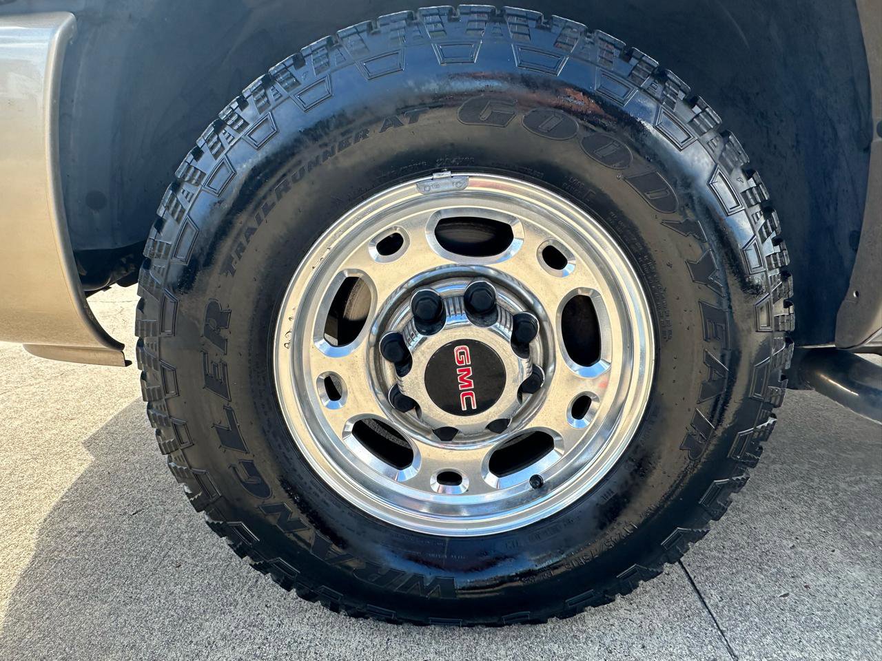 Used 2004 GMC Sierra 2500 SLE RWD image 13