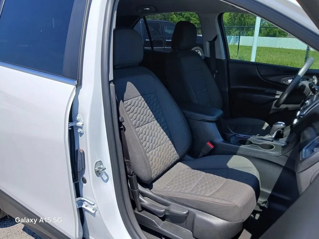 Used 2021 Chevrolet Equinox LT FWD image 31