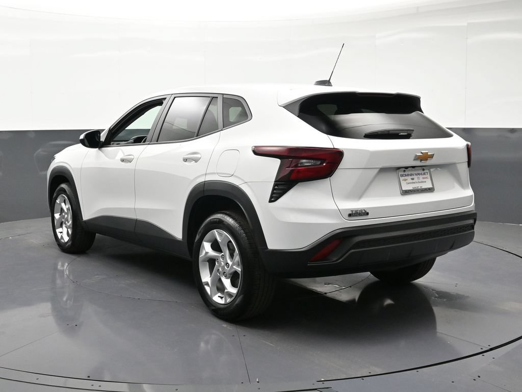 Certified 2025 Chevrolet Trax LS w/ LS Convenience Package FWD image 3