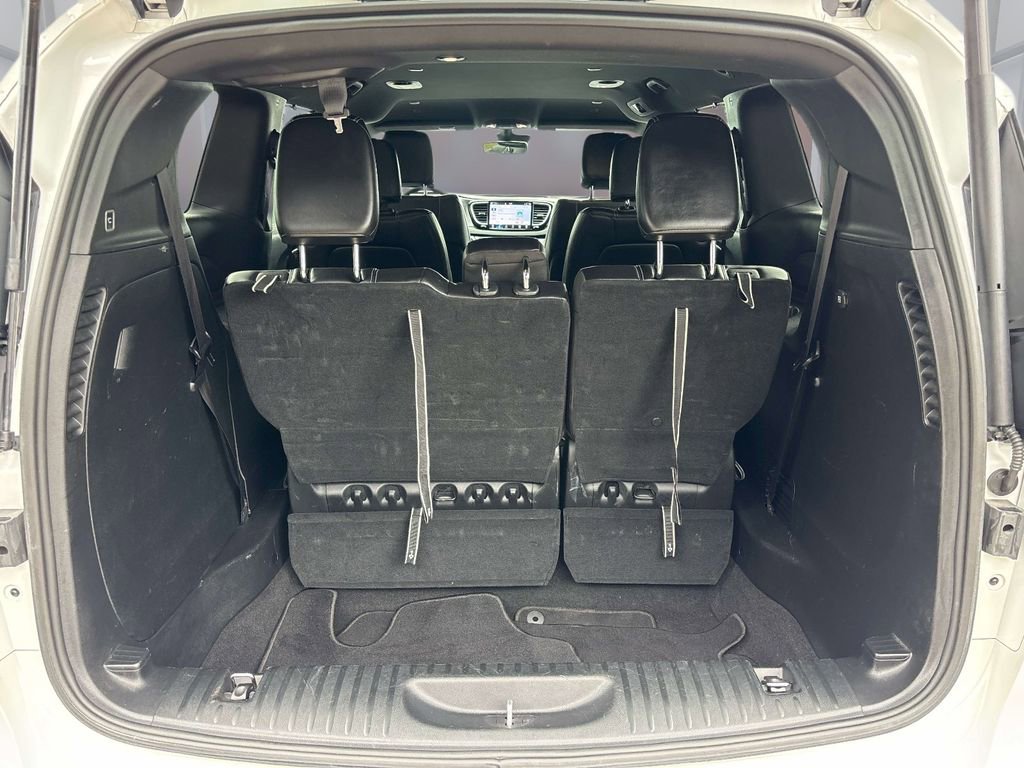 Used 2025 Chrysler Pacifica Select image 15