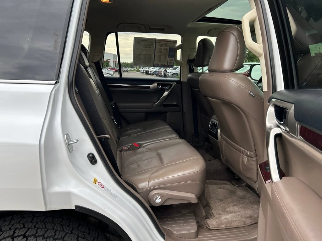 Used 2018 Lexus GX 460 Premium w/ Premium Package AWD/4WD image 16