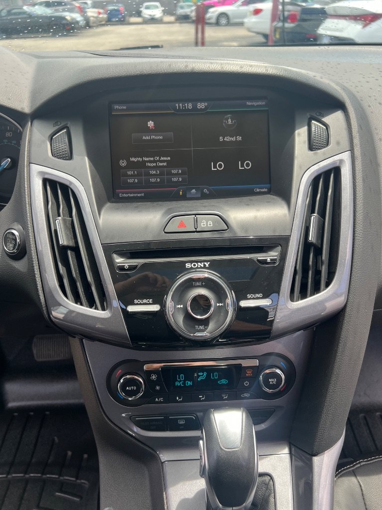 Used 2014 Ford Focus Titanium FWD image 22