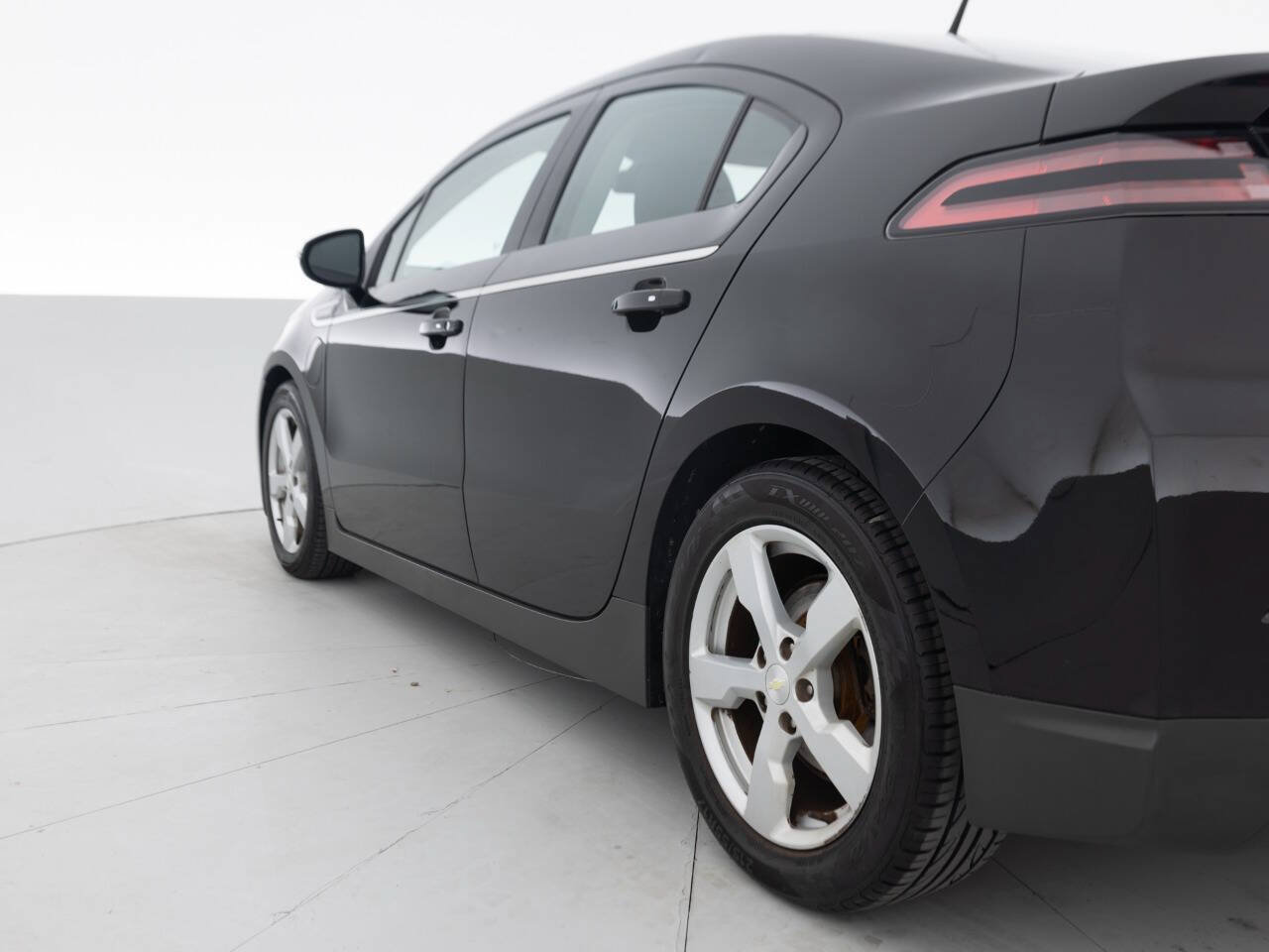 Used 2013 Chevrolet Volt Premium w/ Premium Trim Package FWD image 13