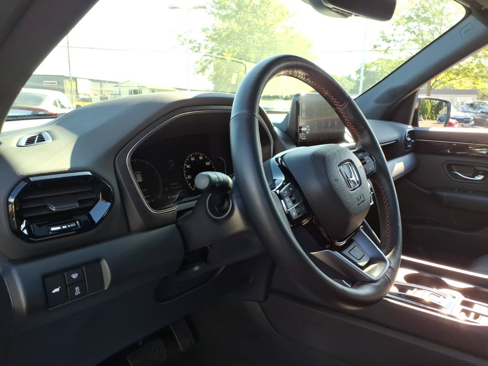 Certified 2024 Honda Pilot TrailSport image 17