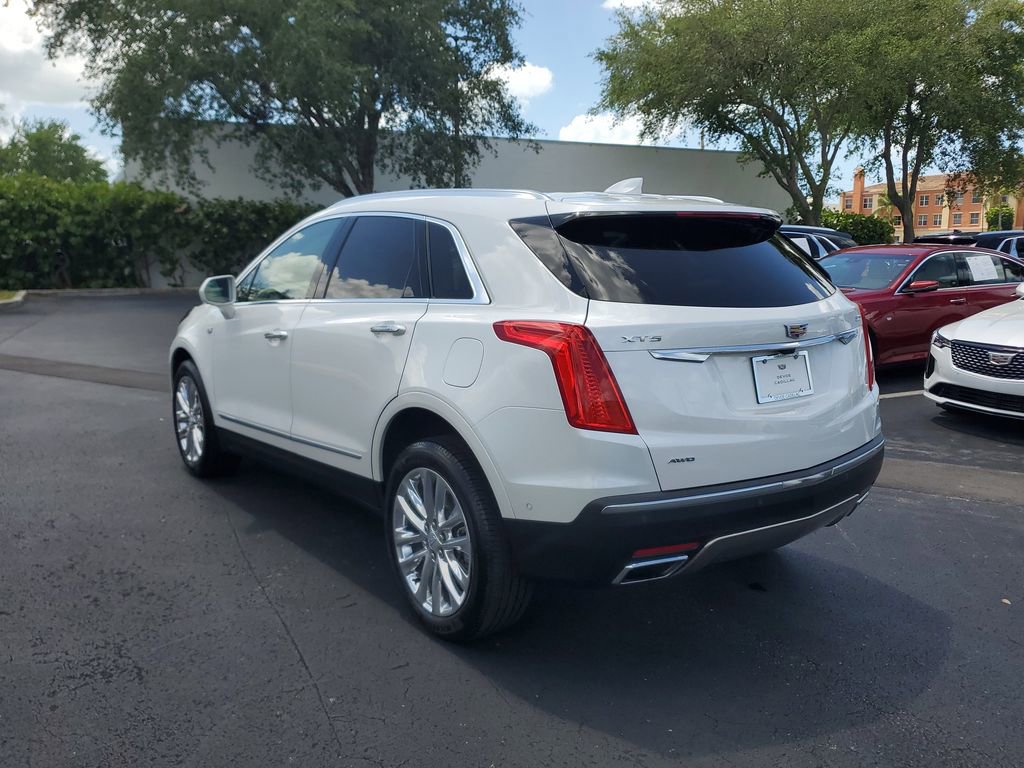 Used 2017 Cadillac XT5 Platinum w/ Driver Assist Package image 3