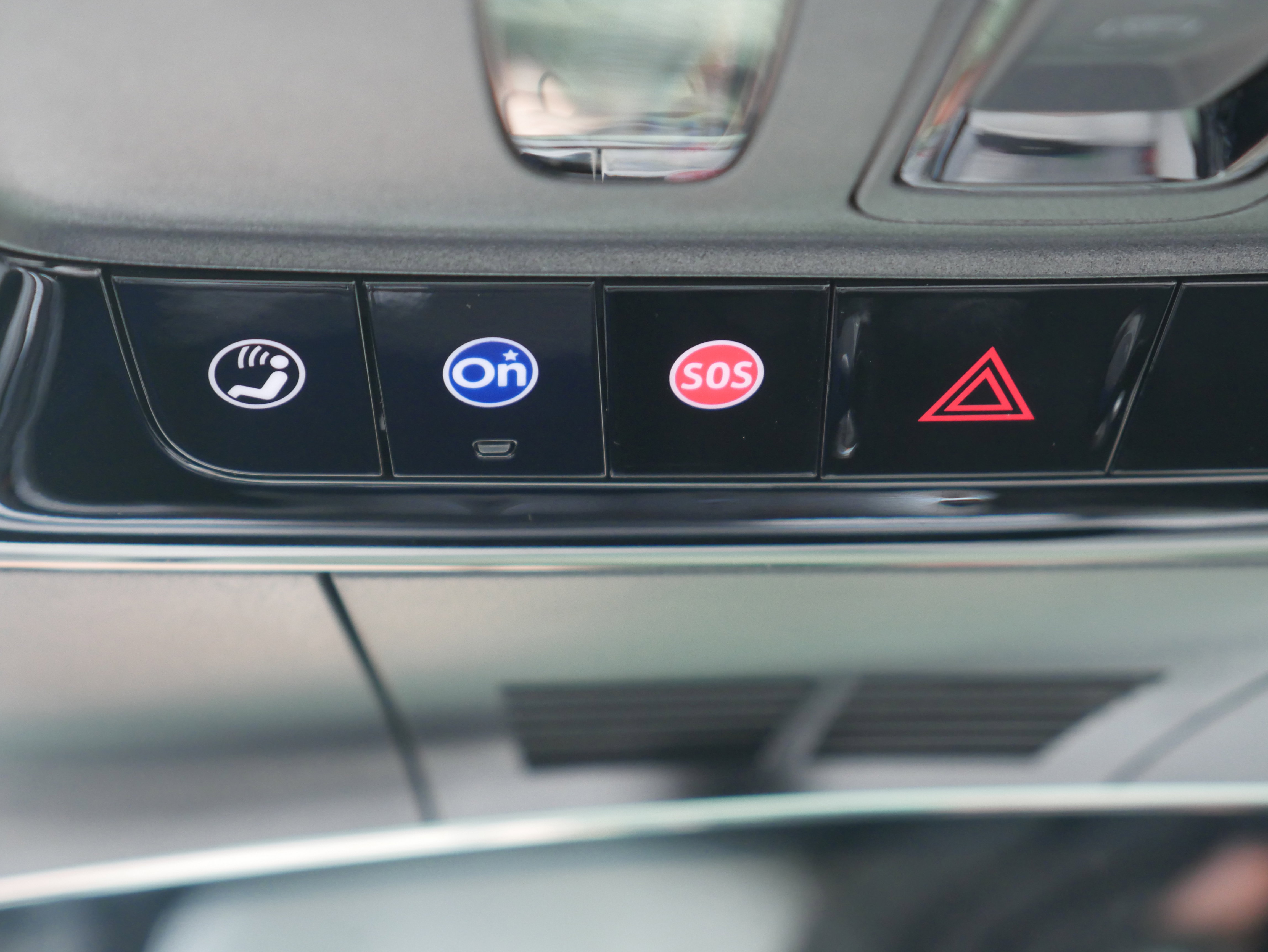 Certified 2024 Cadillac Lyriq Luxury w/ LPO, Floor Liner Package image 32