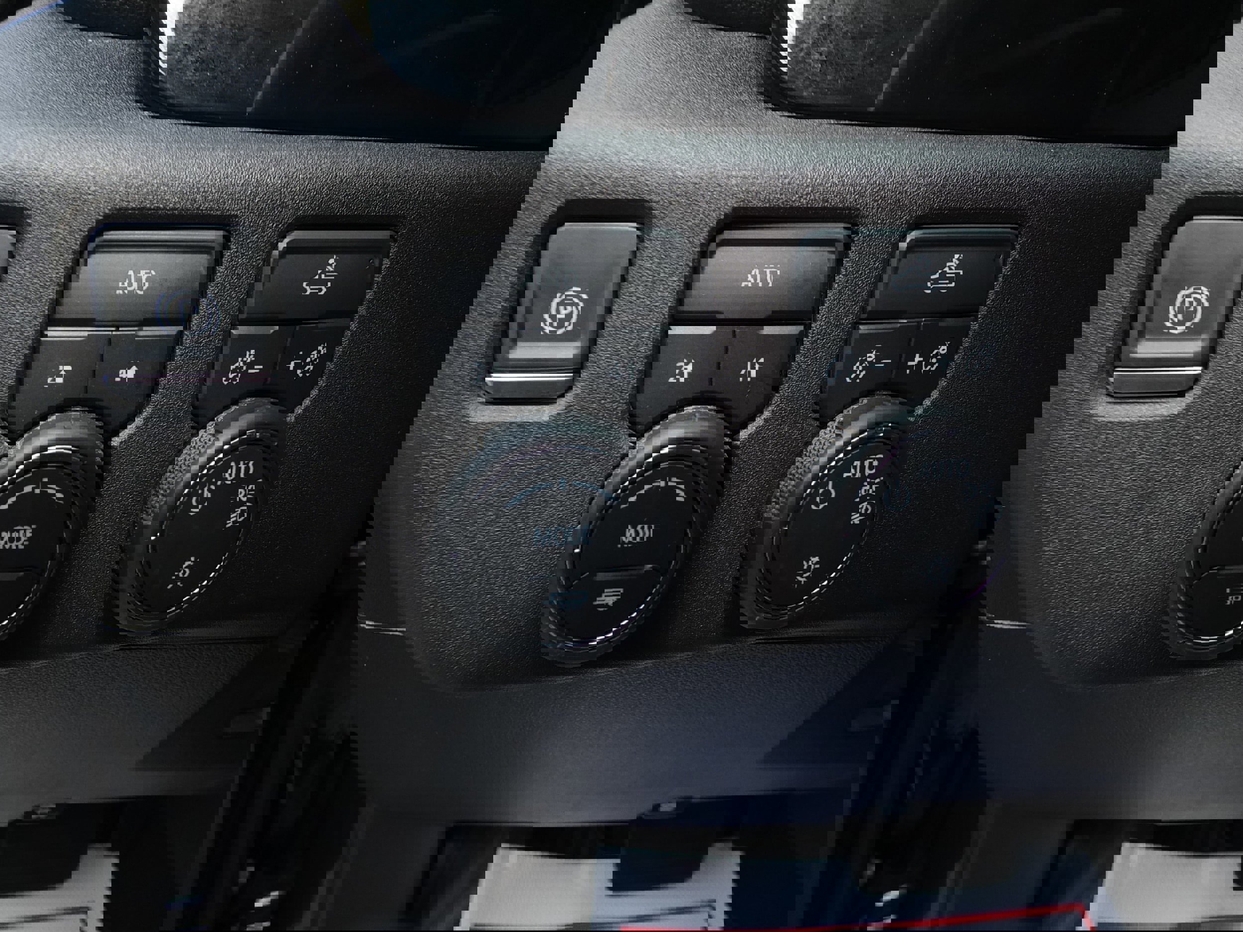 Used 2023 Chevrolet Silverado 1500 LT image 17