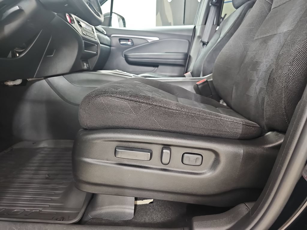 Used 2022 Honda Pilot Sport image 34