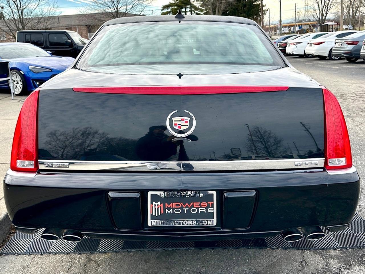 Used 2011 Cadillac DTS Limousine image 5