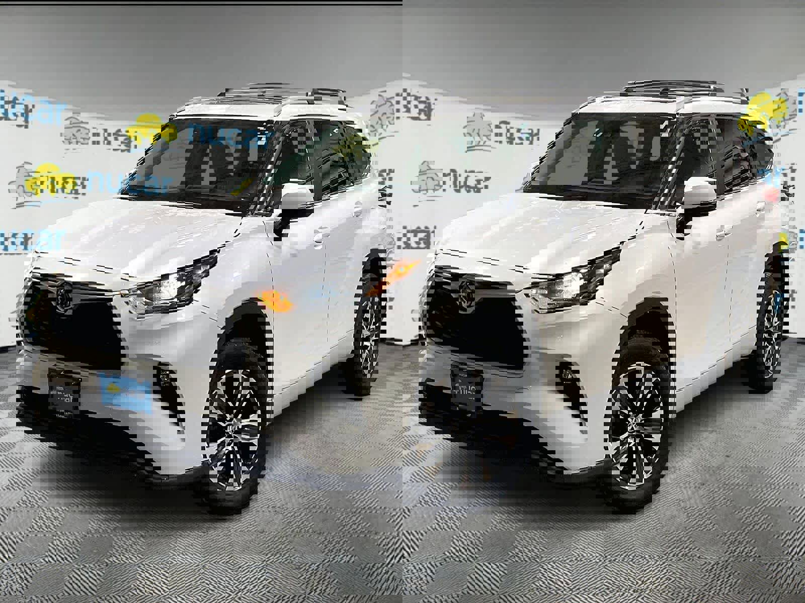 Used 2023 Toyota Highlander XLE image 3