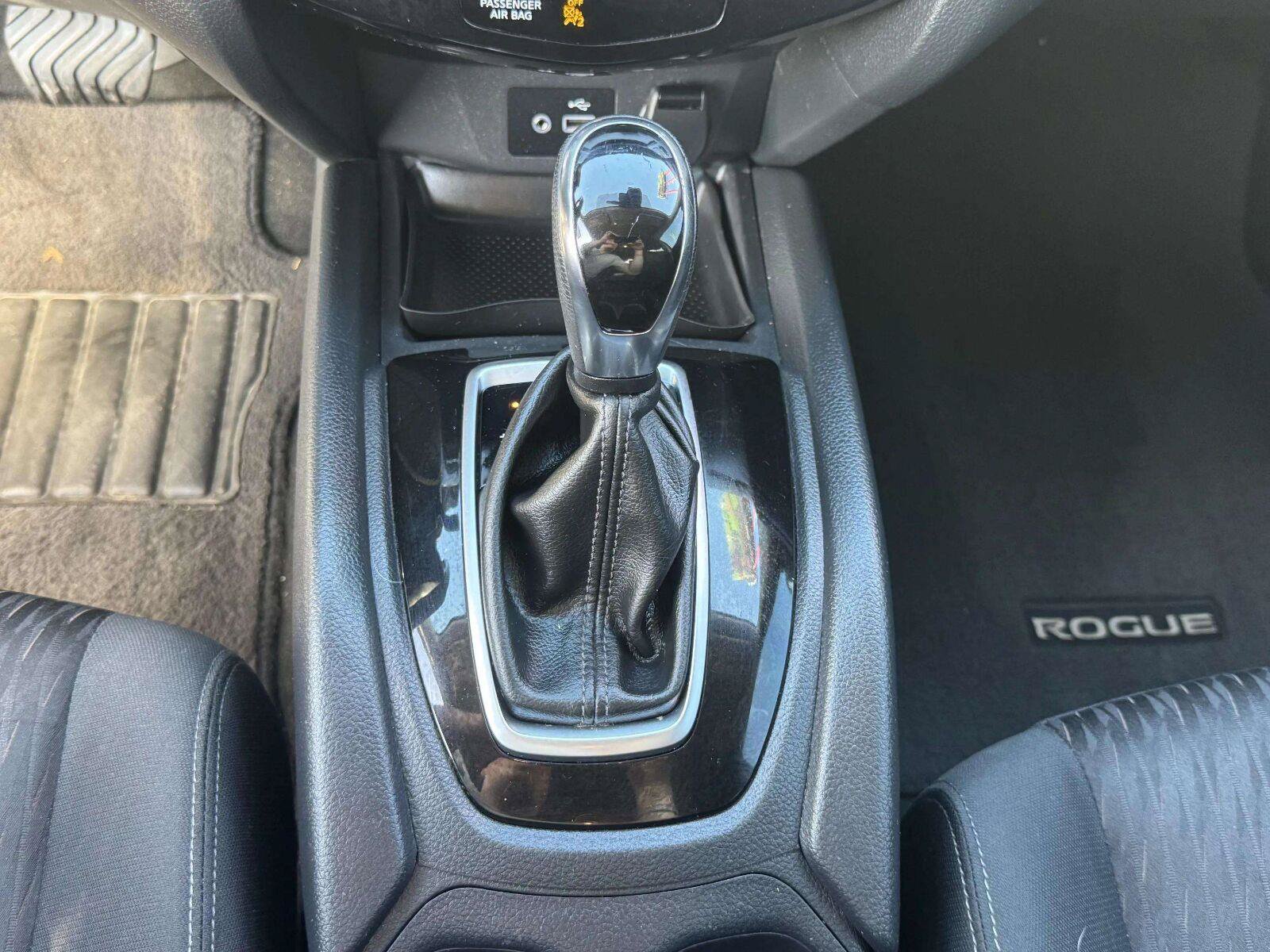 Used 2019 Nissan Rogue SV FWD image 28