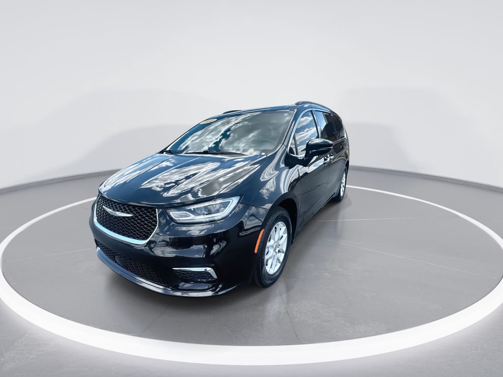 Used 2022 Chrysler Pacifica Touring-L FWD image 4