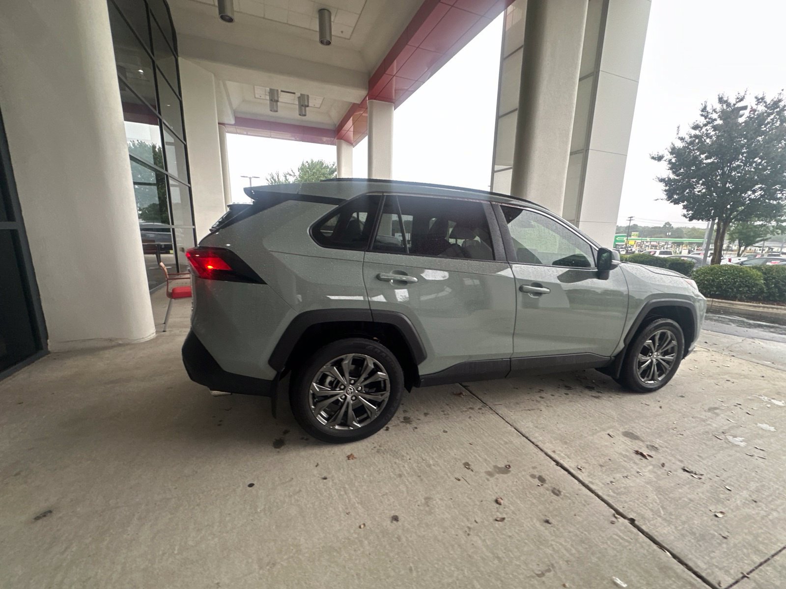 Used 2023 Toyota RAV4 XLE Premium AWD/4WD image 22
