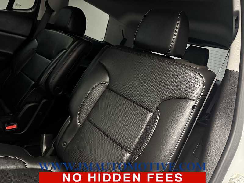 Used 2020 GMC Acadia SLT w/ Driver Alert Package II image 16