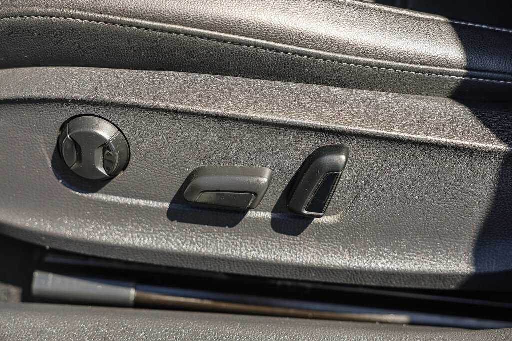 Used 2020 Volkswagen Passat 2.0T SE image 11