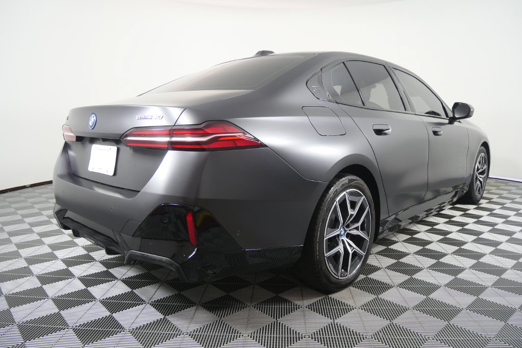 Certified 2024 BMW i5 eDrive40i w/ Executive Package RWD image 4