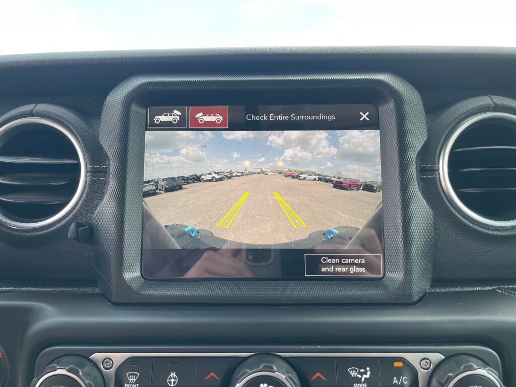 Used 2021 Jeep Wrangler Unlimited Rubicon 4xe w/ Steel Bumper Group AWD/4WD image 12