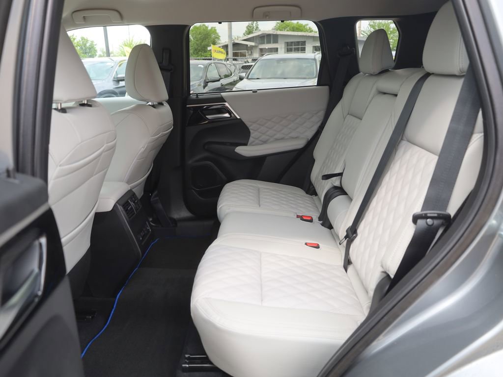 New 2025 Mitsubishi Outlander SEL image 28