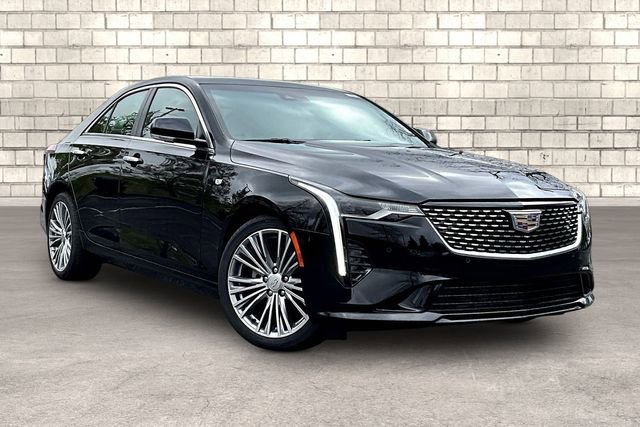 Used 2025 Cadillac CT4 Premium Luxury RWD image 3