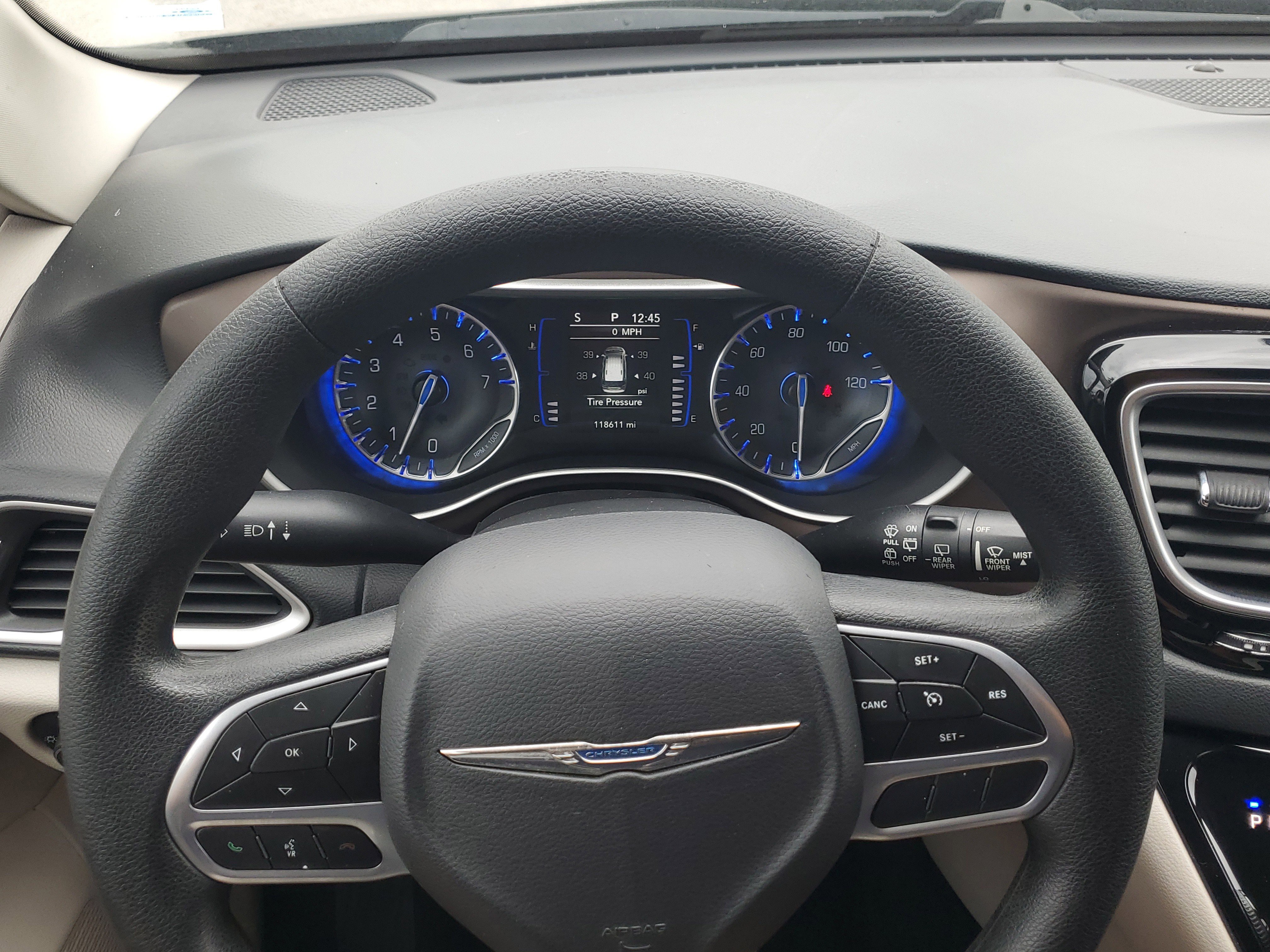 Used 2021 Chrysler Voyager Lxi image 22