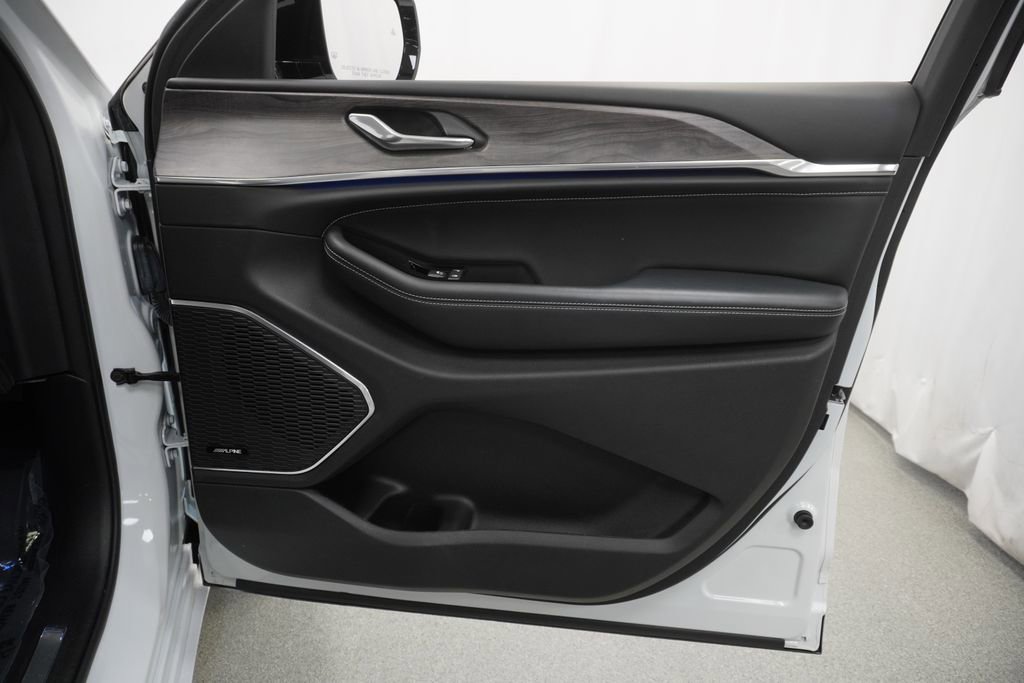 Certified 2023 Jeep Grand Cherokee Overland image 49