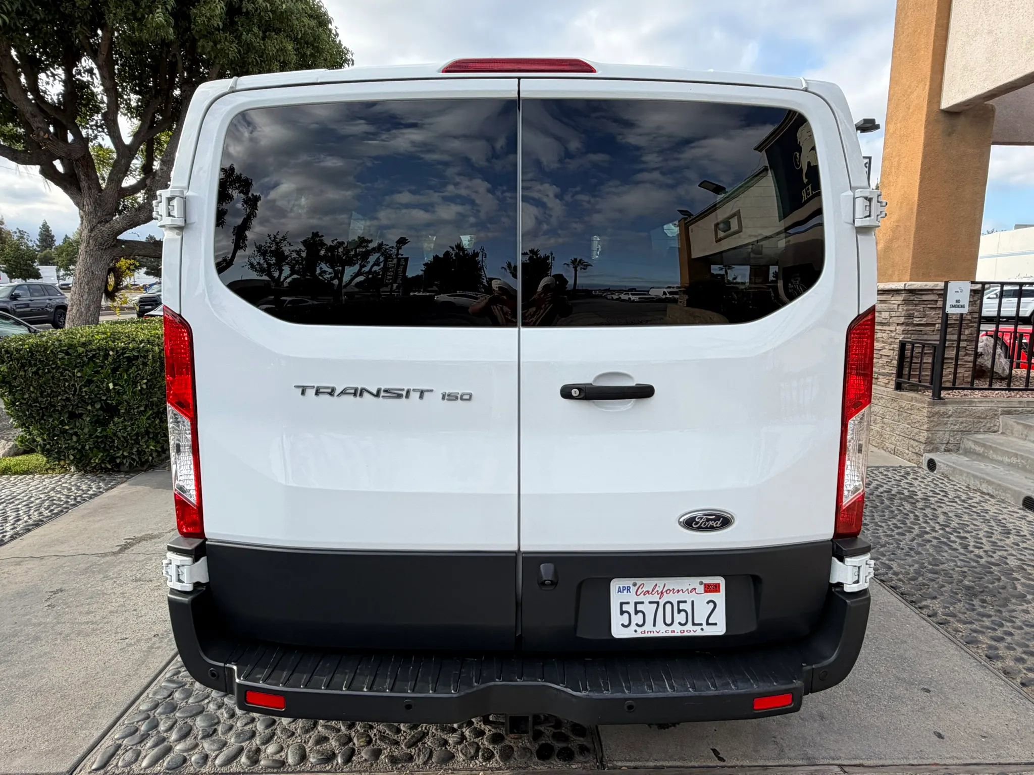 Used 2018 Ford Transit 150 XL RWD image 6