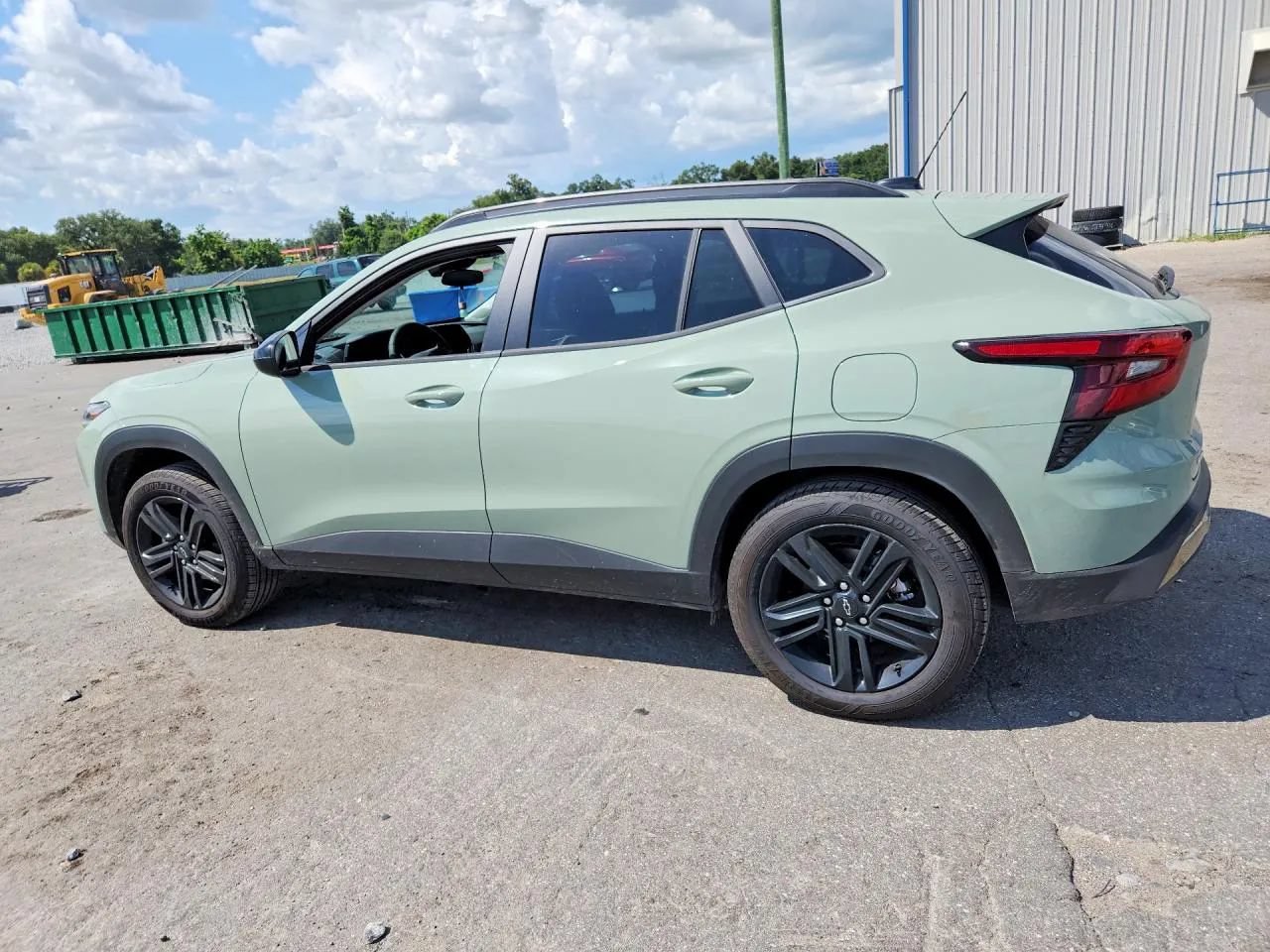 Used 2026 Chevrolet Trax ACTIV w/ Driver Confidence Package FWD image 3